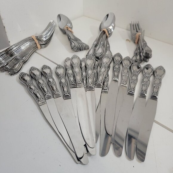Vintage Roger's Oneida Stainless Steel 16 Piece Setting Flatware - Picture 1 of 5